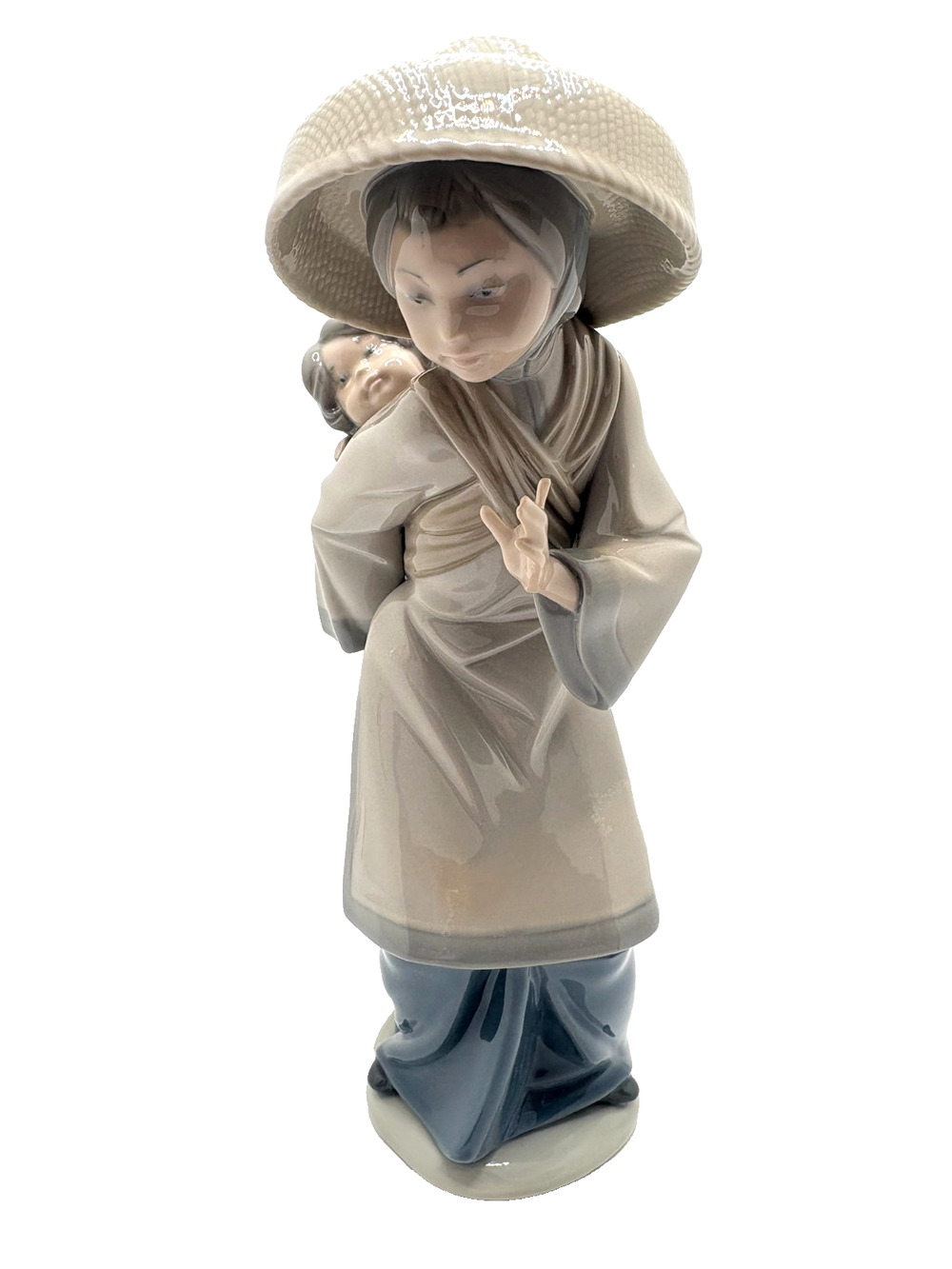 Lladro "My Precious Bundle" 5123 Asian Inspiration Woman with Baby No Box